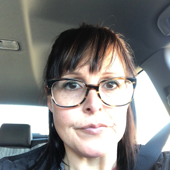 Meet your Posher, Lisa - Picture 1 of 1